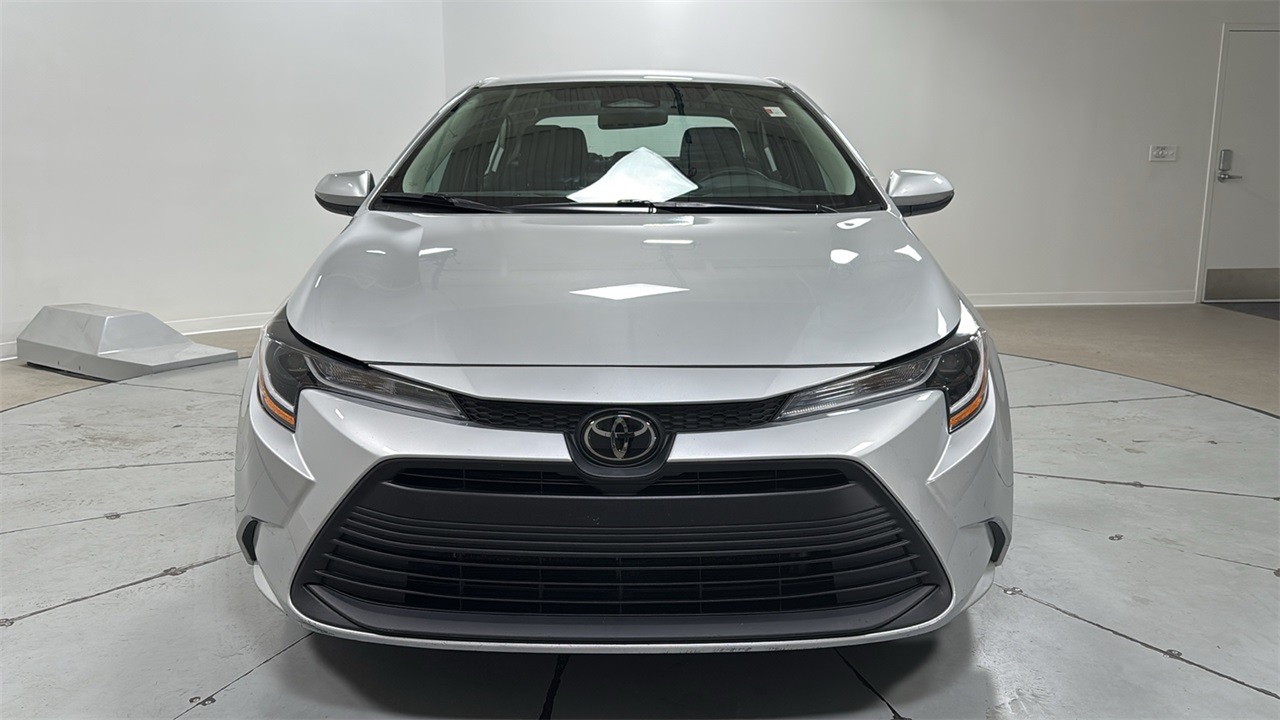 2024 Toyota Corolla LE photo 2