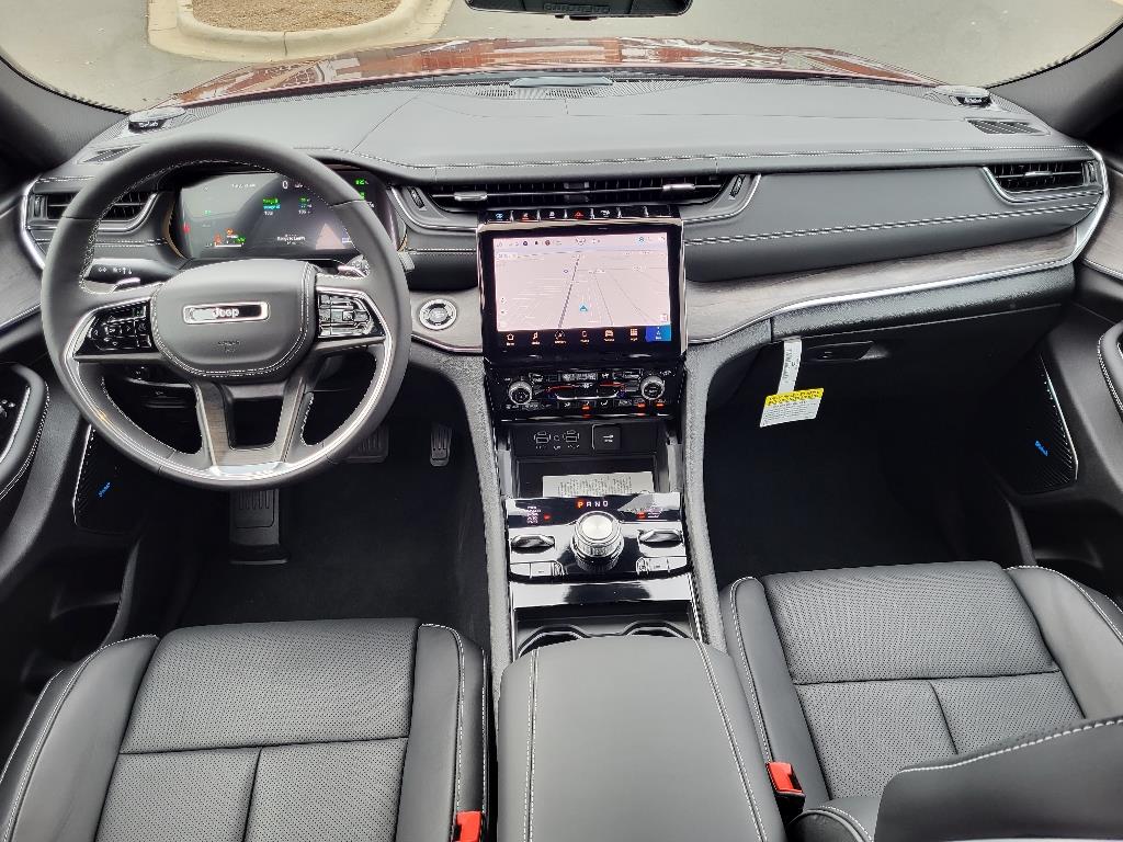 2024 Jeep Cherokee Overland photo 29