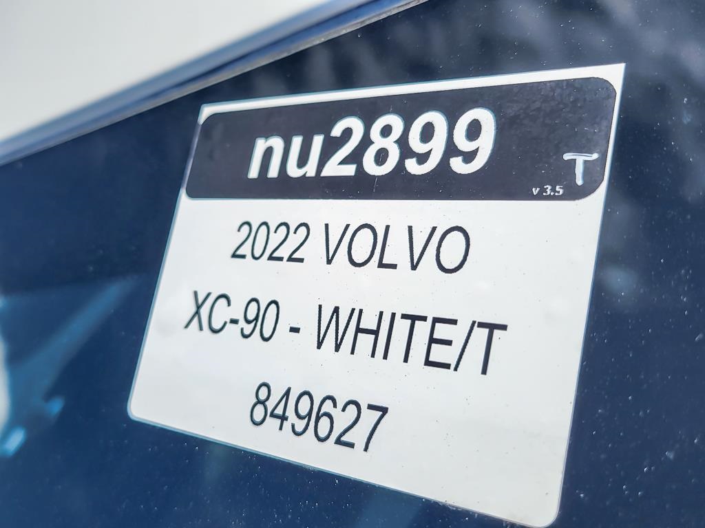 2022 VOLVO XC90 - Image 25