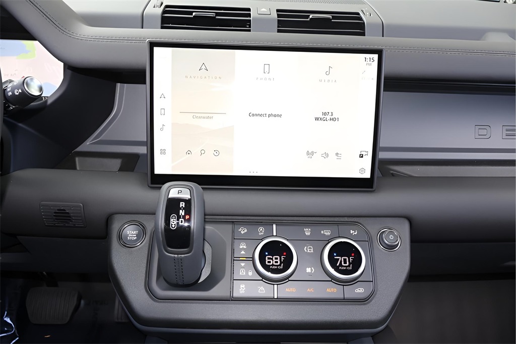 2025 Land Rover Defender 110 S photo 19