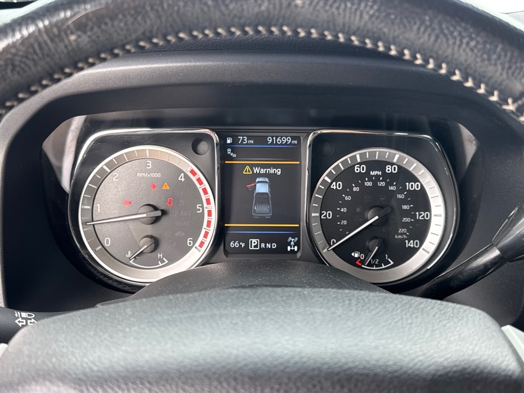 2019 Nissan Titan PRO-4X Crew Cab photo 19