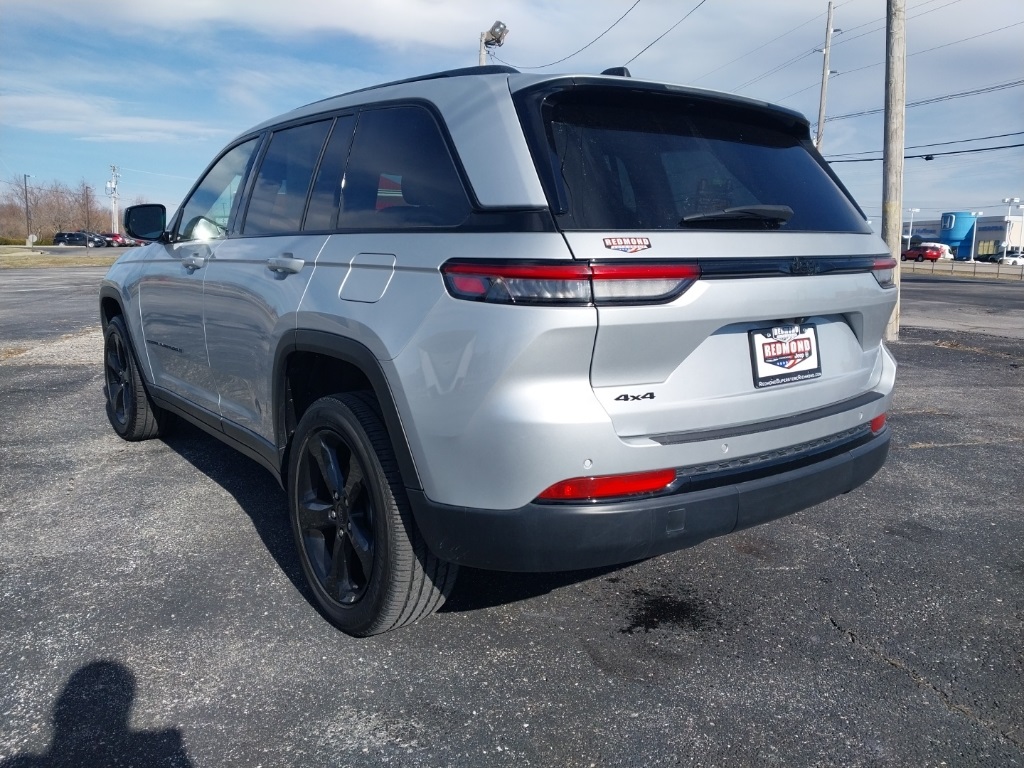 2023 Jeep Grand Cherokee Altitude photo 5