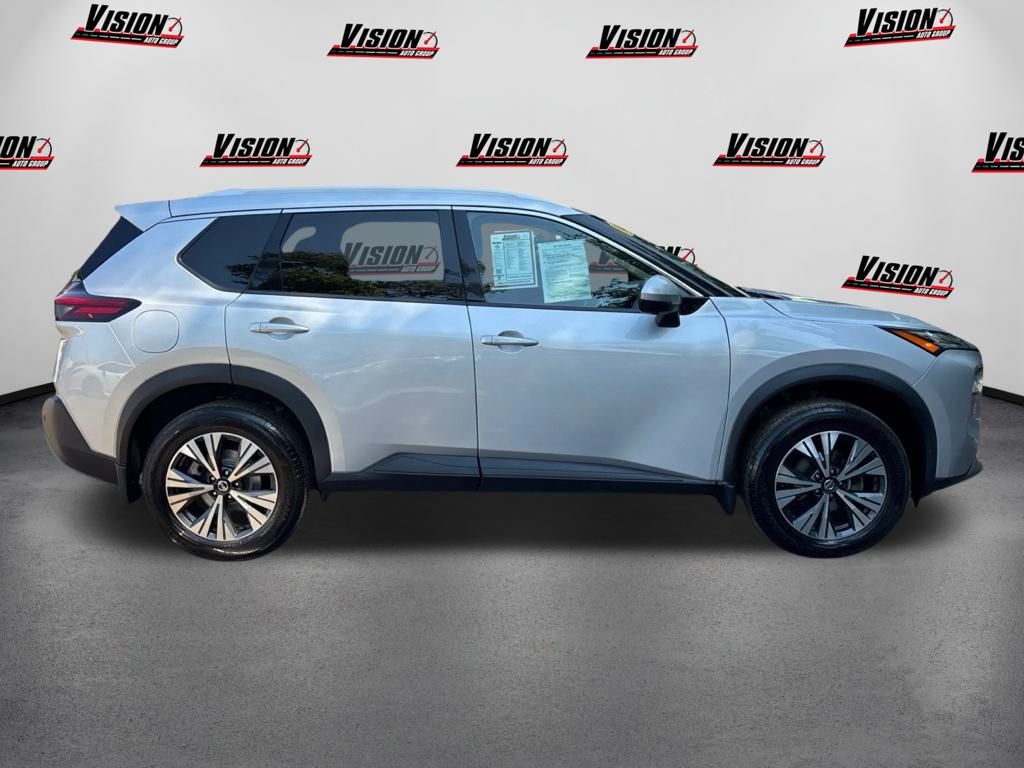2021 Nissan Rogue SV photo 6