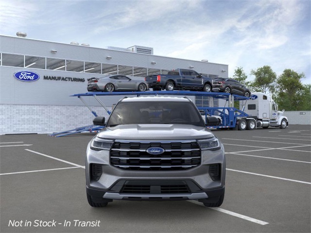 2025 Ford Explorer photo 2