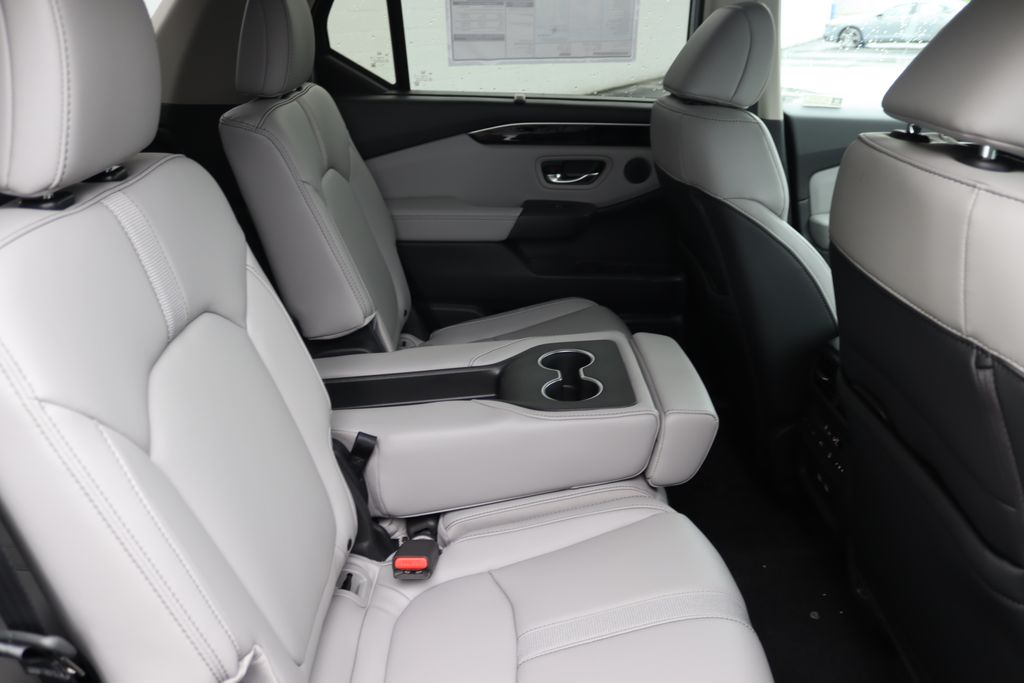 2025 Honda Pilot EX-L photo 17