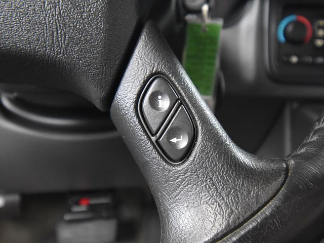 2005 Gmc Sierra SLT photo 18