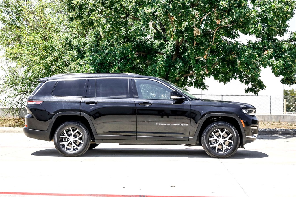 2024 Jeep Grand Cherokee Limited photo 4