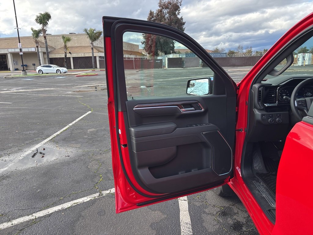 2025 Chevrolet Silverado 1500 LT photo 13