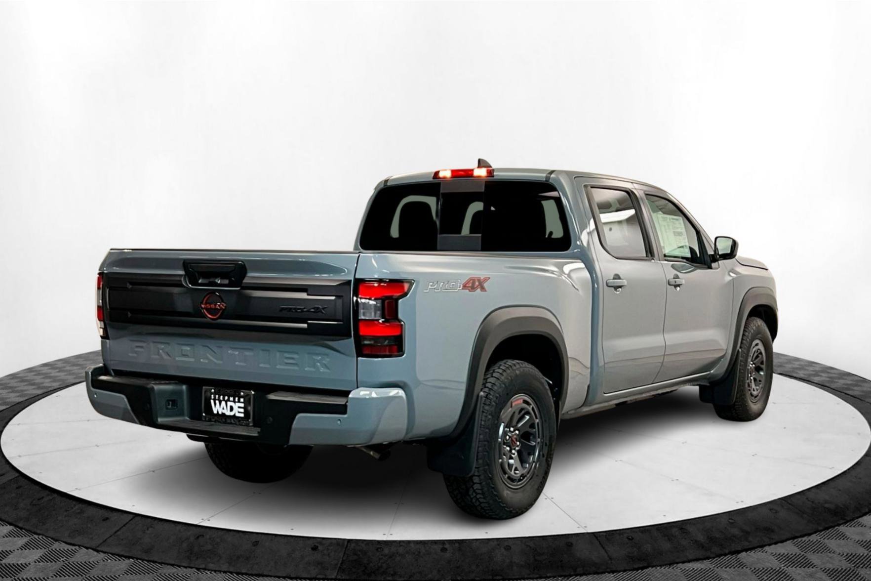 2025 Nissan Frontier PRO-4X photo 5