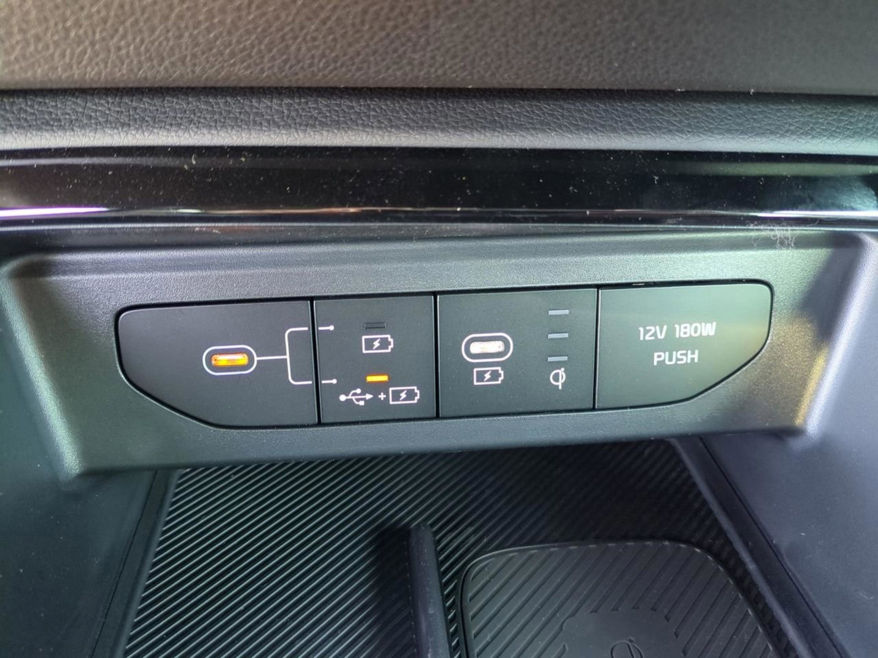 2025 Kia K5 GT-Line photo 24