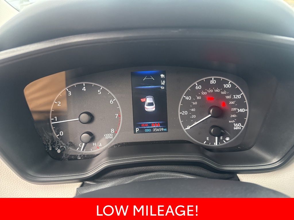 2025 Toyota Corolla LE photo 3