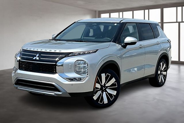 2025 Mitsubishi Outlander SE photo 2