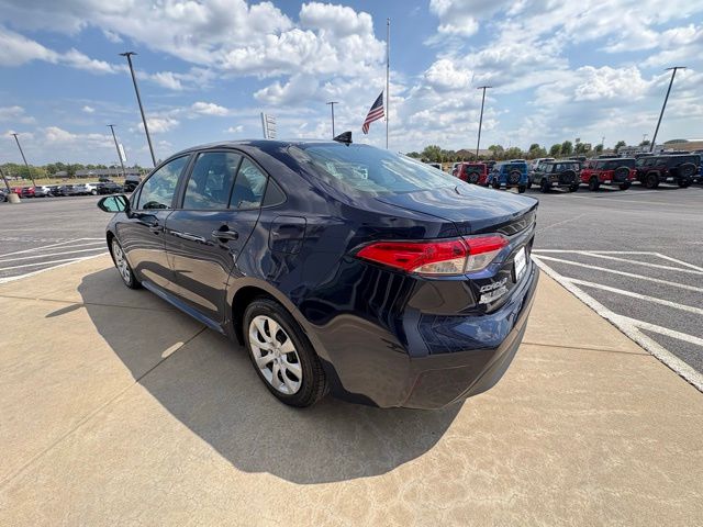 2023 Toyota Corolla LE photo 3