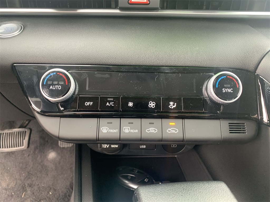 2025 Hyundai Elantra Hybrid Blue photo 10