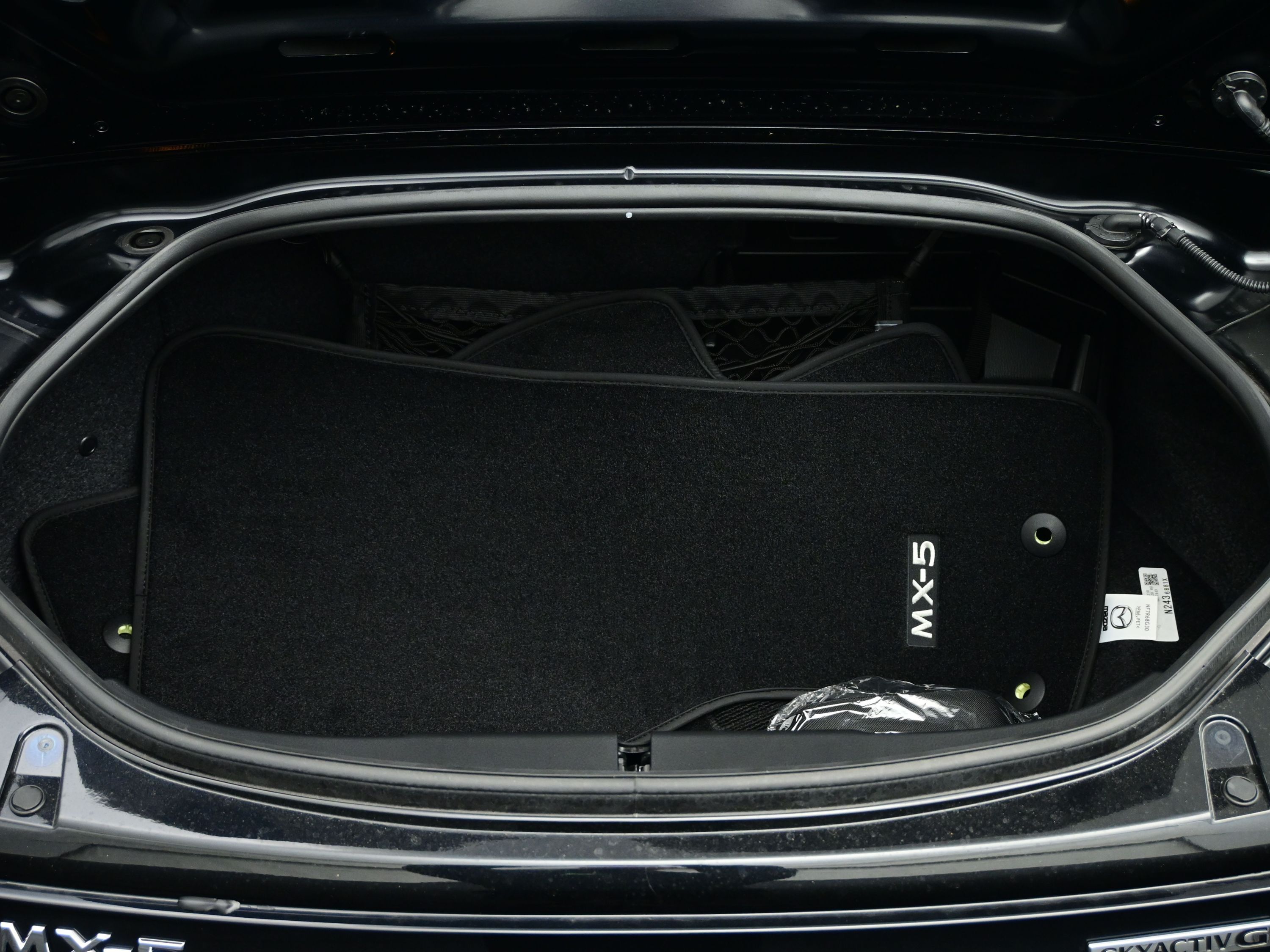 2025 Mazda MX-5 Miata Miata RF Grand Touring photo 8