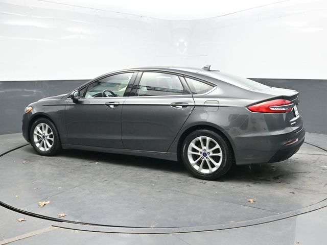 2020 Ford Fusion SE photo 4