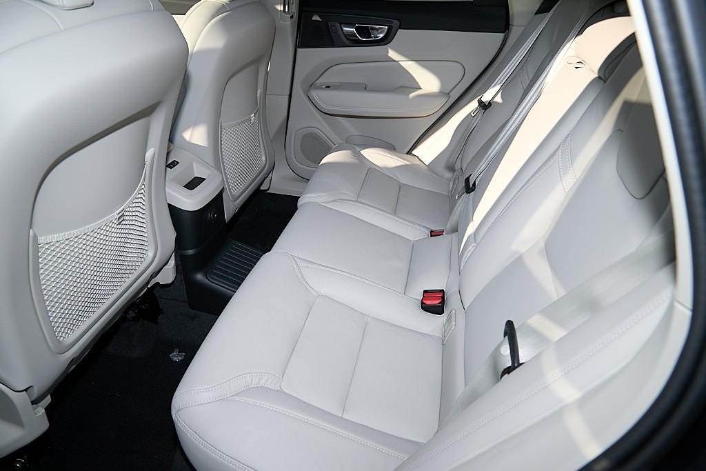 2026 VOLVO XC60 - Image 18