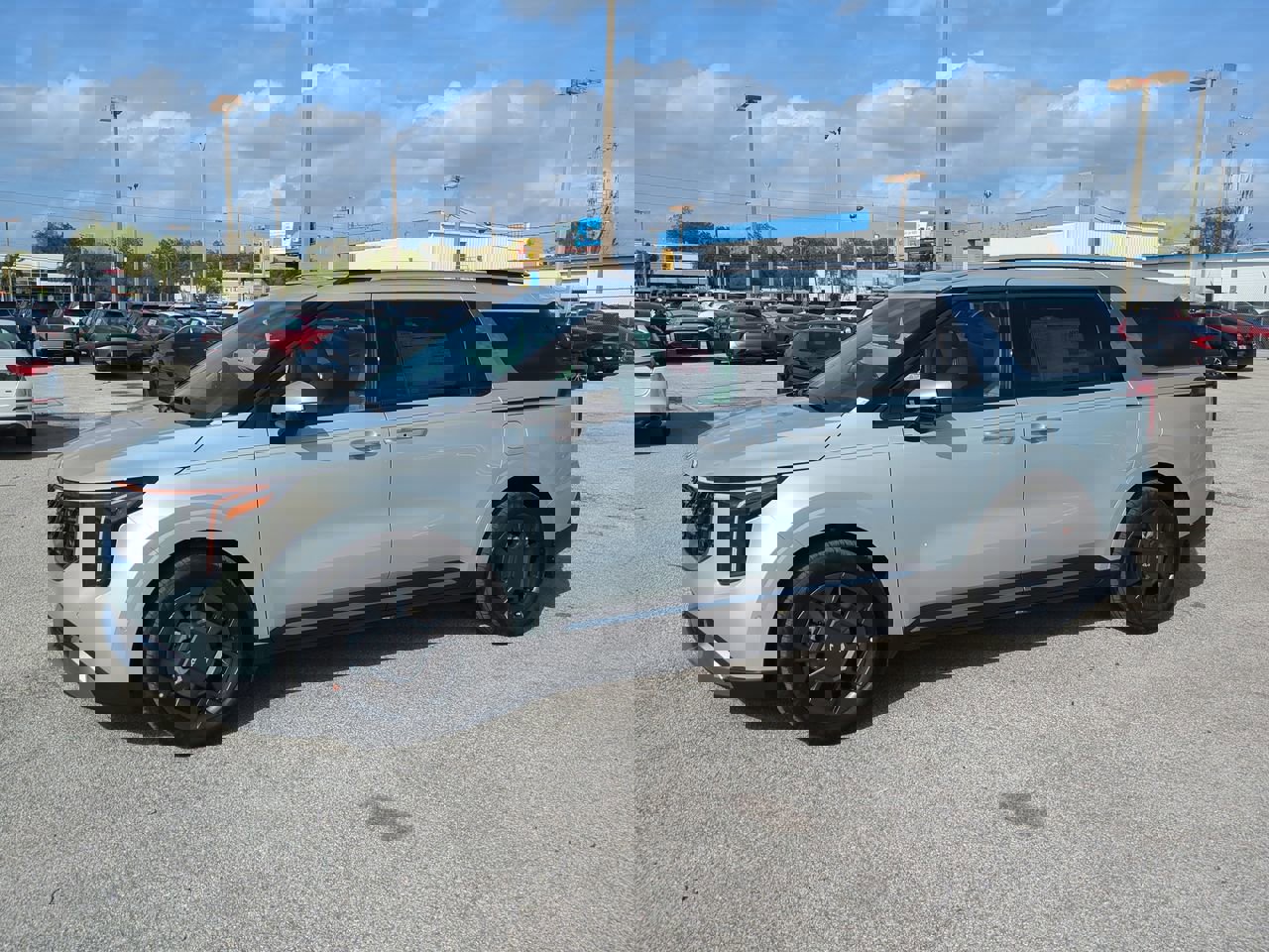 2025 Kia Carnival SX photo 2