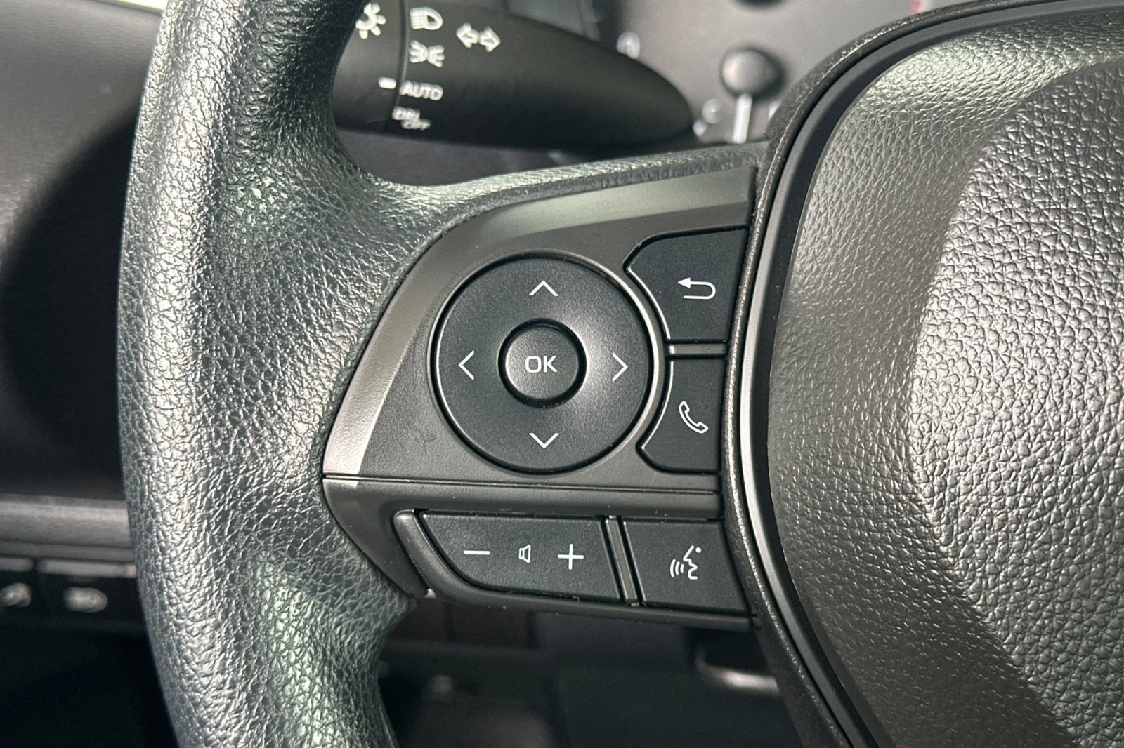 2024 Toyota Corolla LE photo 27