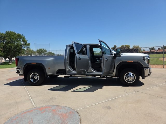 2024 Gmc Sierra HD SLT photo 8