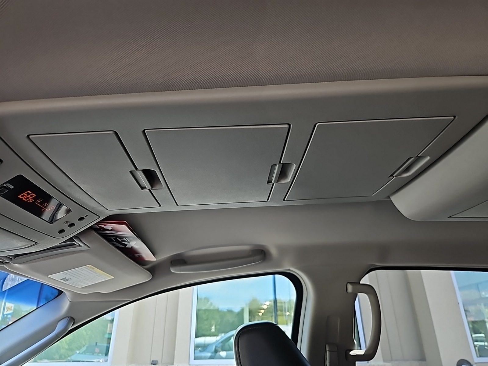 2005 Nissan Armada LE photo 9