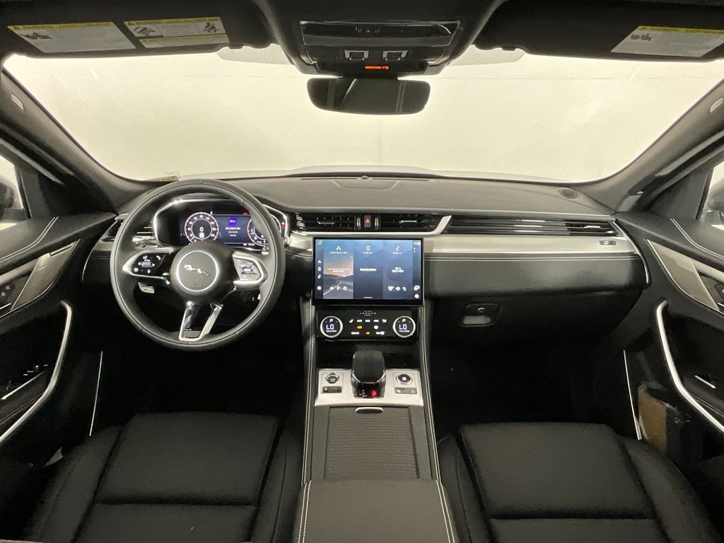 2025 Jaguar F-PACE P250 R-Dynamic S photo 4