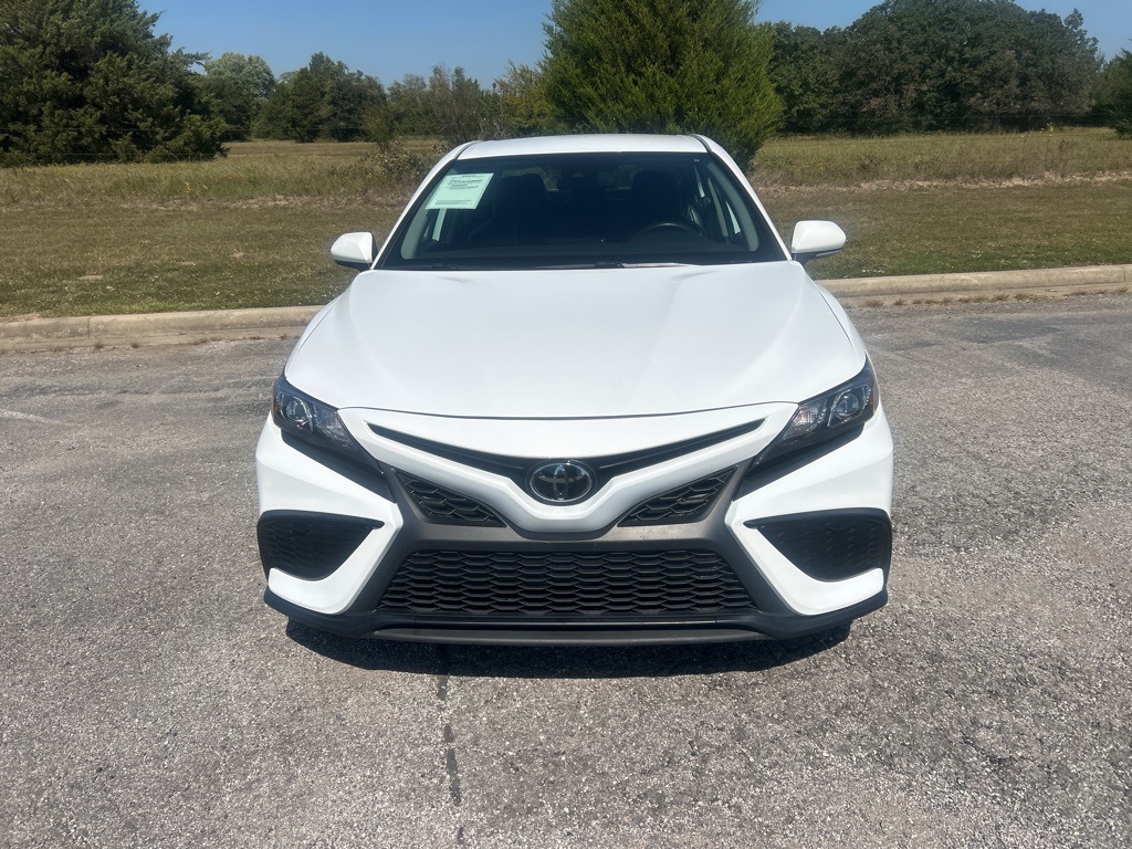 2024 Toyota Camry SE photo 2