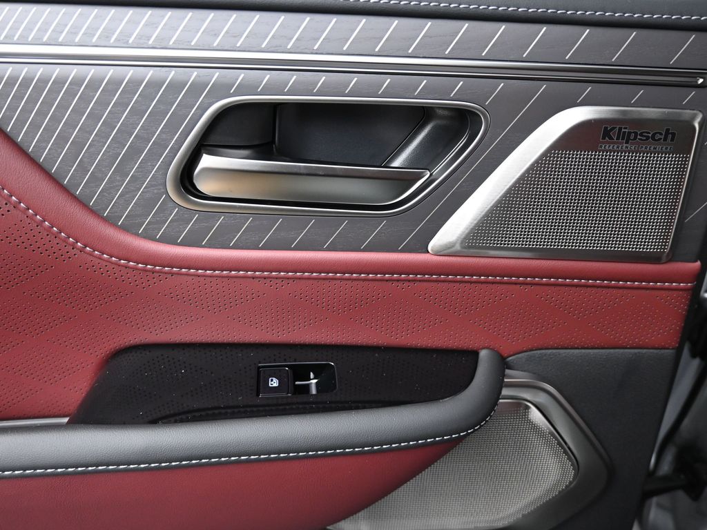 2026 Infiniti QX80 photo 12