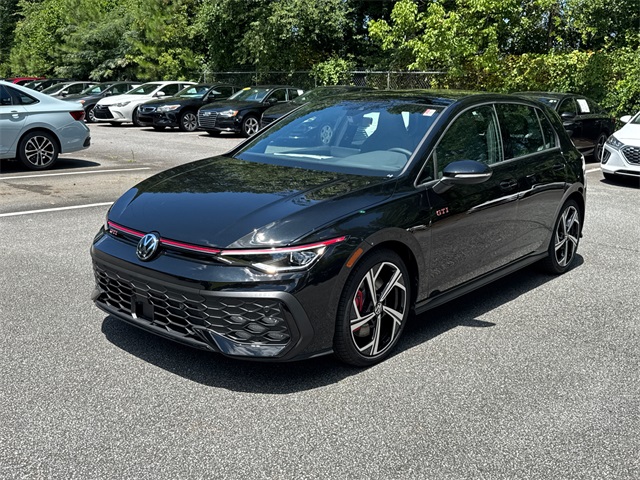 2025 Volkswagen Golf GTI SE photo 3