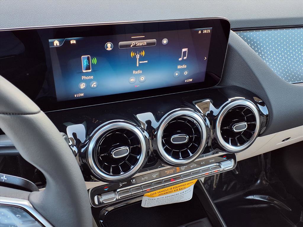 2026 Mercedes Benz GLA 250 photo 2