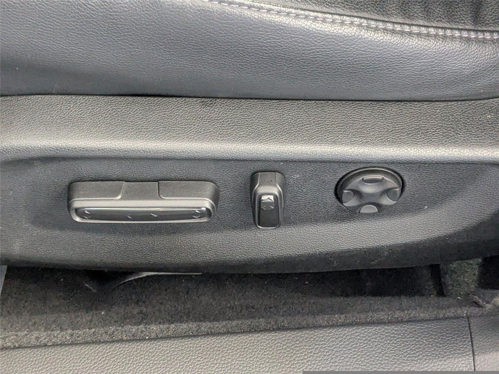 2018 Honda Accord Touring photo 11