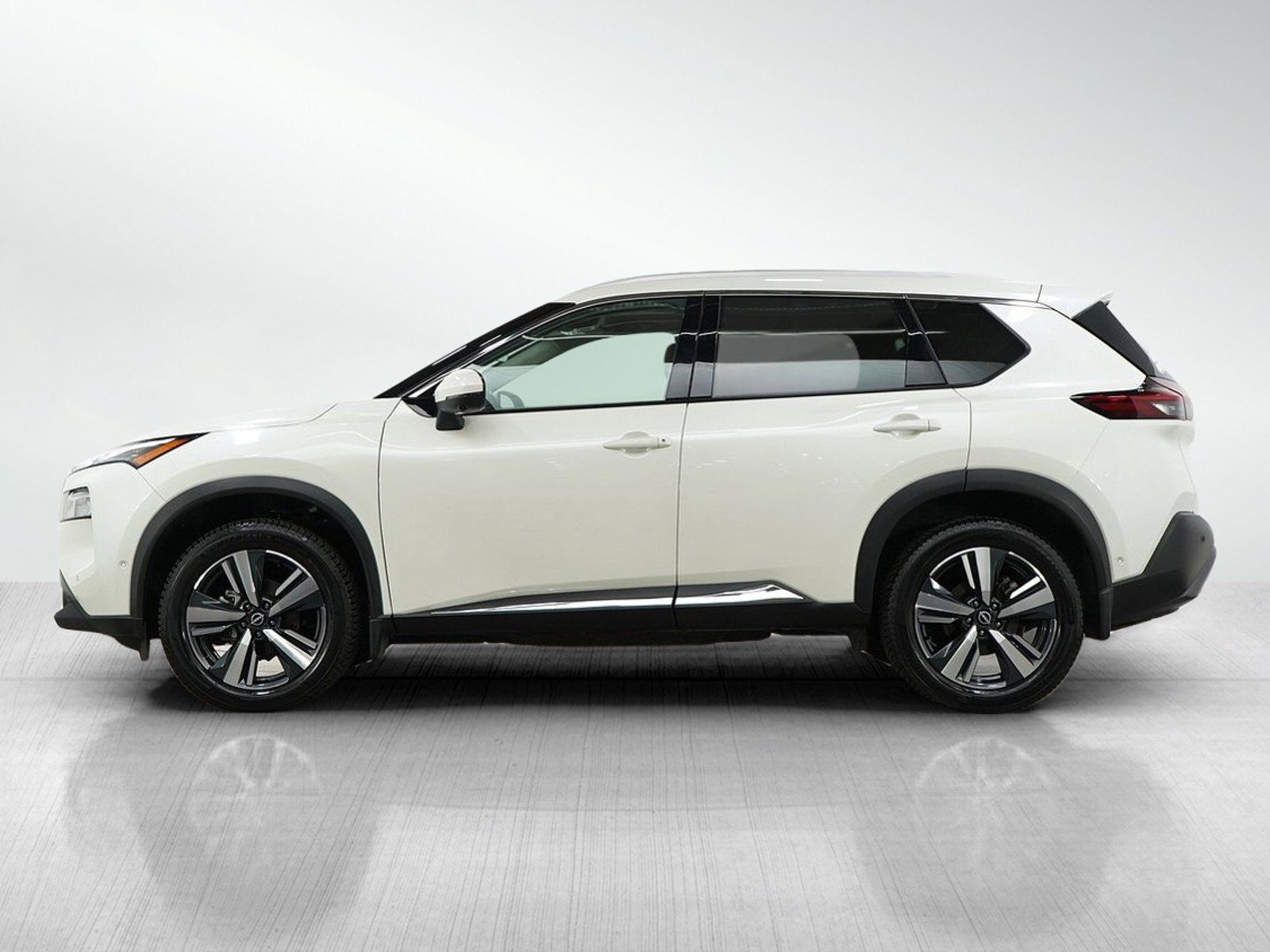 Used 2023 Nissan Rogue SL with VIN 5N1BT3CB8PC859050 for sale in Burnsville, Minnesota