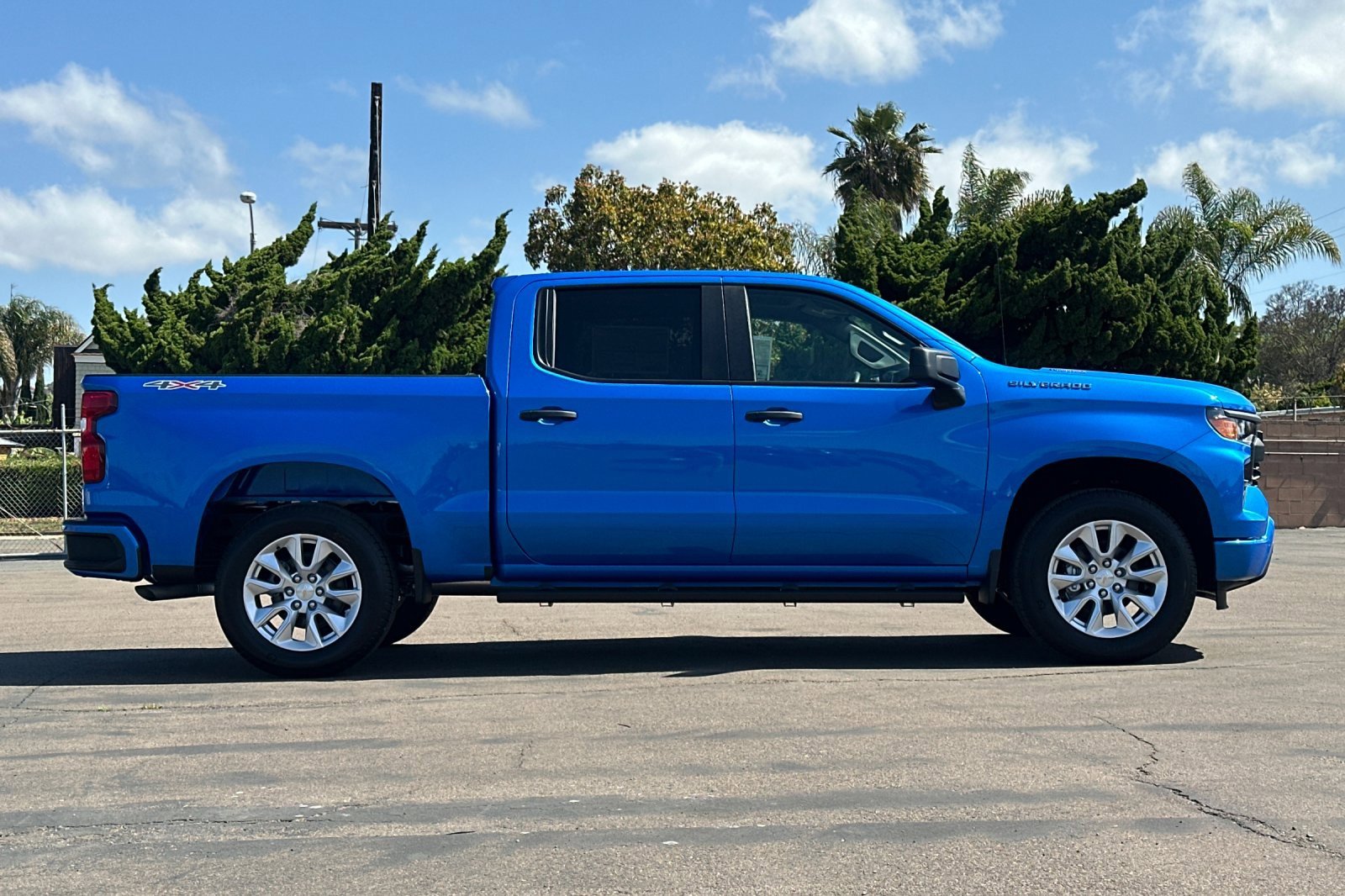 2025 Chevrolet Silverado 1500 Custom photo 3