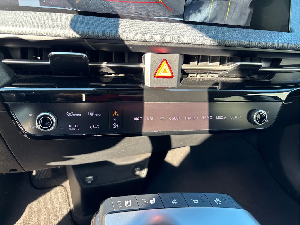 2022 Kia EV6 Wind photo 28