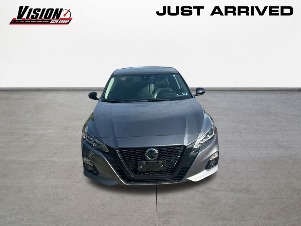 2022 Nissan Altima 2.5 SR photo 2