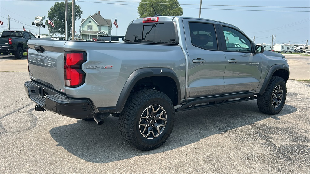 2025 Chevrolet Colorado ZR2 photo 3