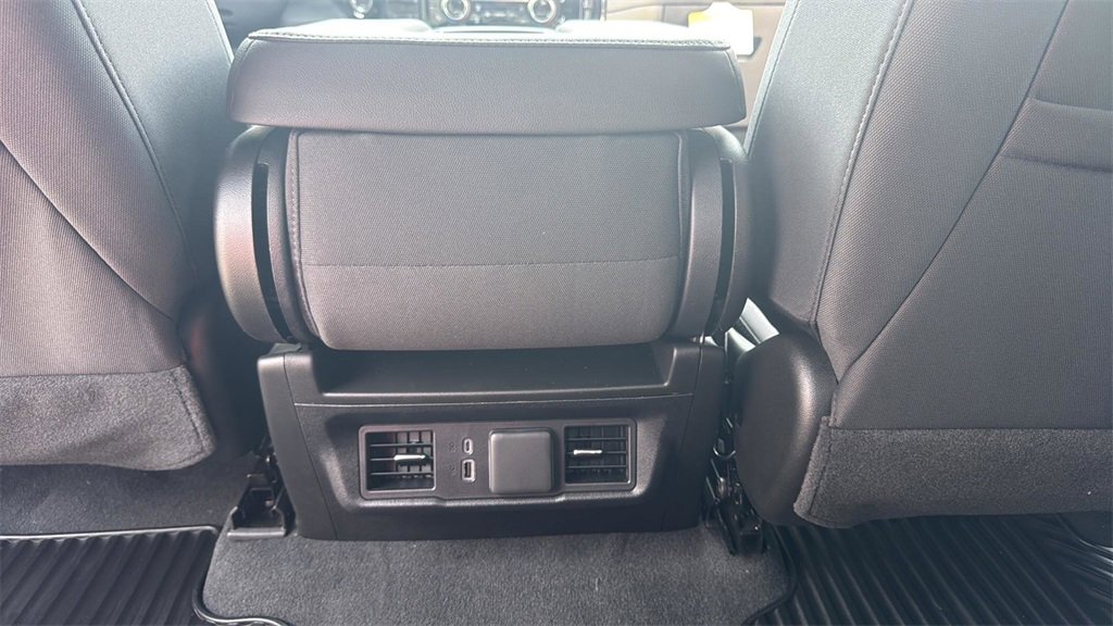2025 Chevrolet Silverado 1500 LT photo 9