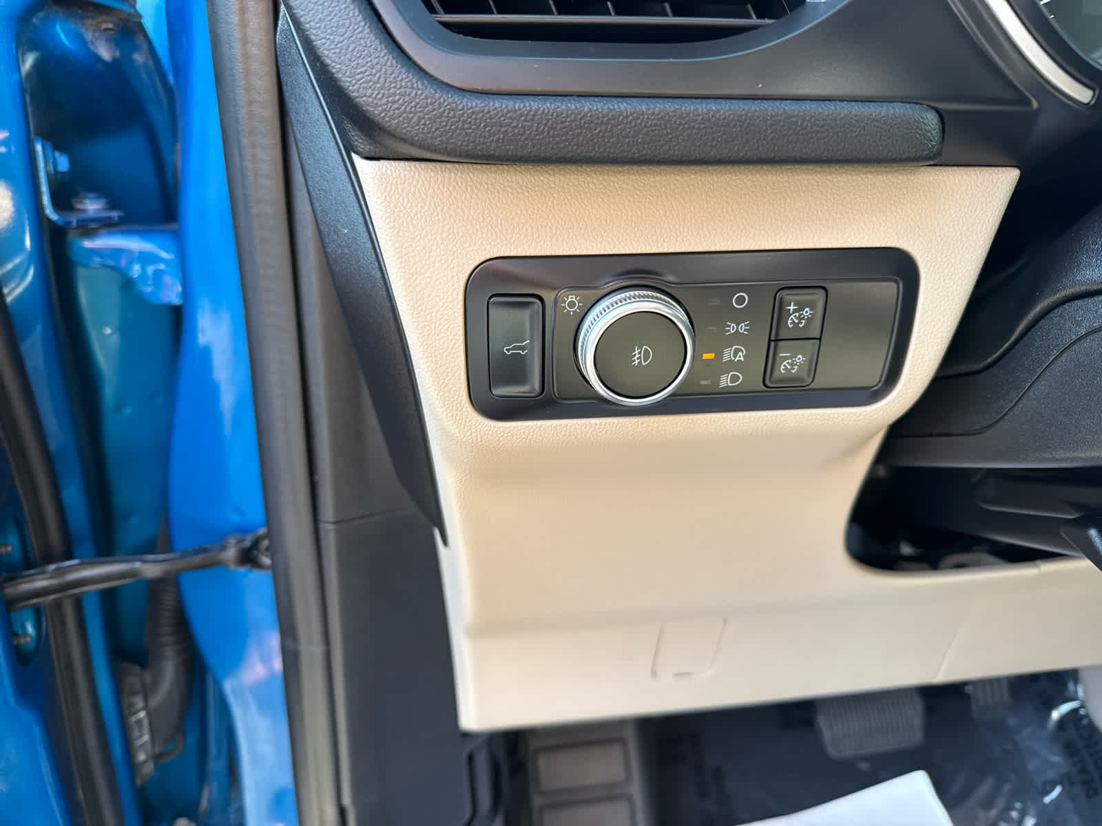 2021 Ford Escape SEL photo 18