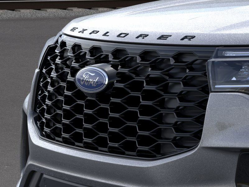 2025 Ford Explorer ST-Line photo 9