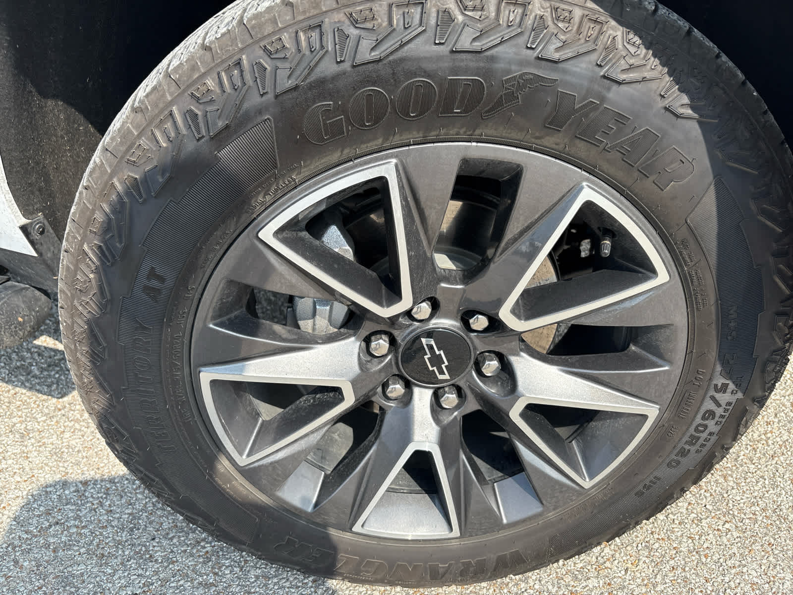2024 Chevrolet Suburban Z71 photo 38
