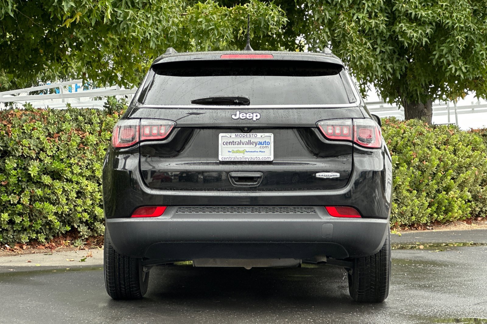 2020 Jeep Compass Latitude photo 2