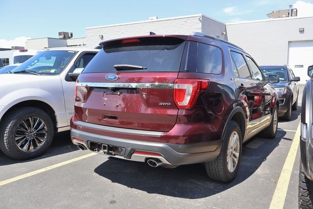 2018 Ford Explorer XLT photo 3