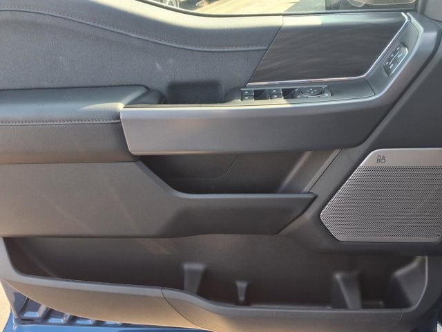2025 Ford F-150 Lariat photo 17