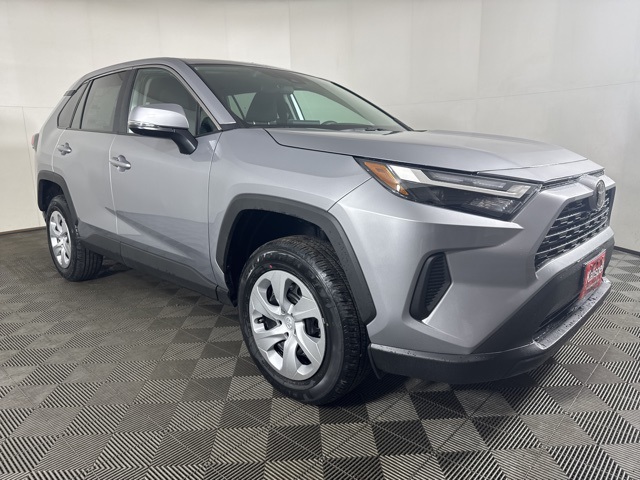 2025 Toyota RAV4 LE's photo
