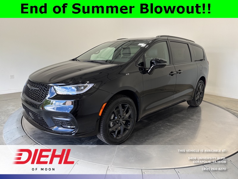 2026 Chrysler Pacifica Limited photo 3