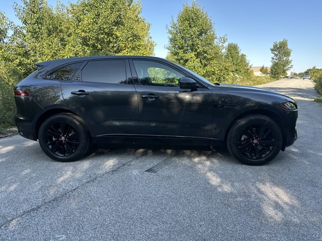 2022 Jaguar F-PACE P250 S photo 4