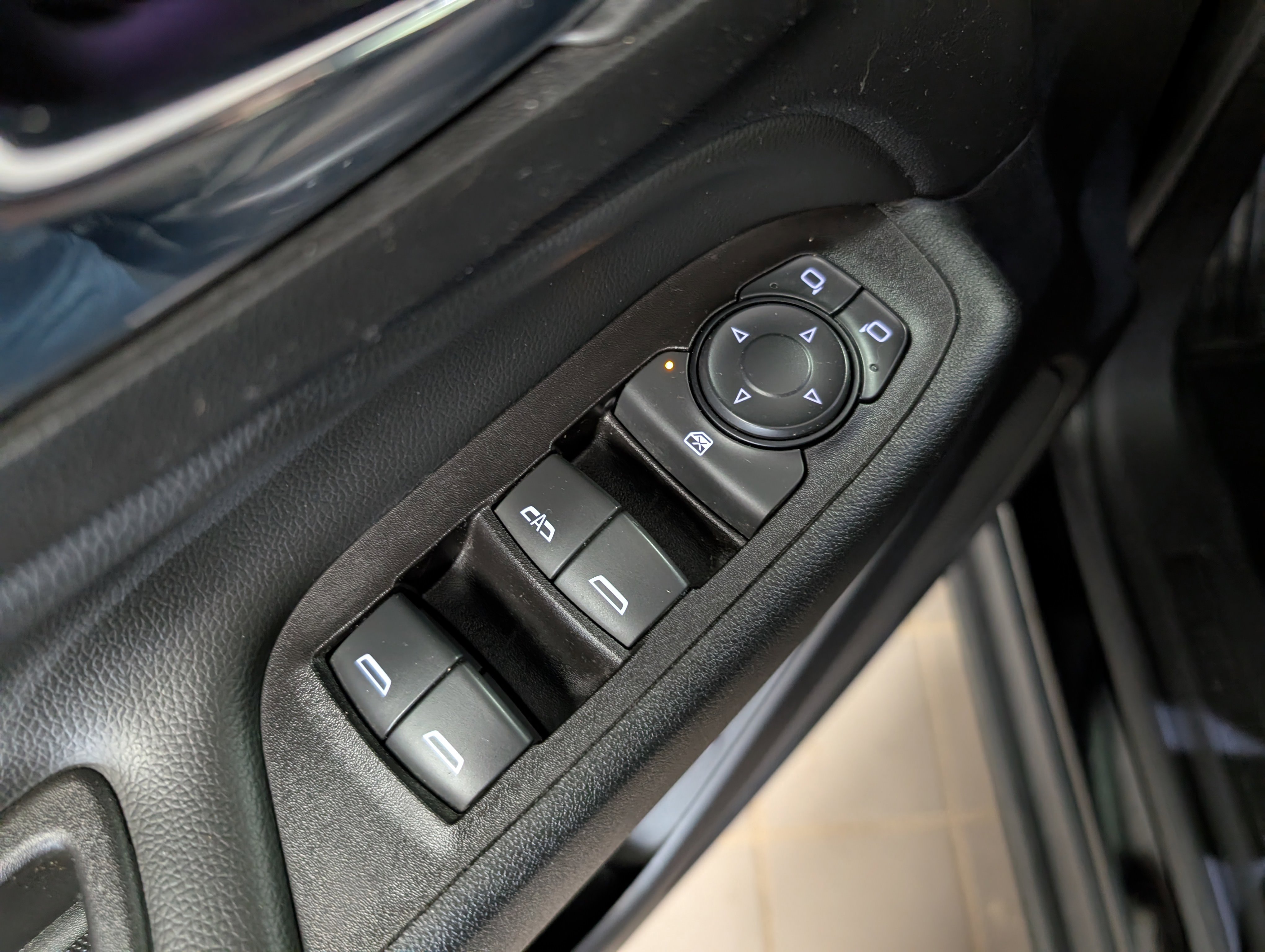 2018 Chevrolet Equinox LT photo 11