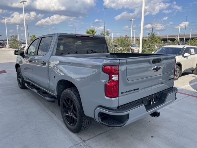 2024 Chevrolet Silverado 1500 Custom photo 2