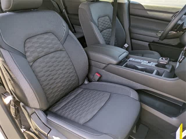 2024 Nissan Pathfinder S photo 10