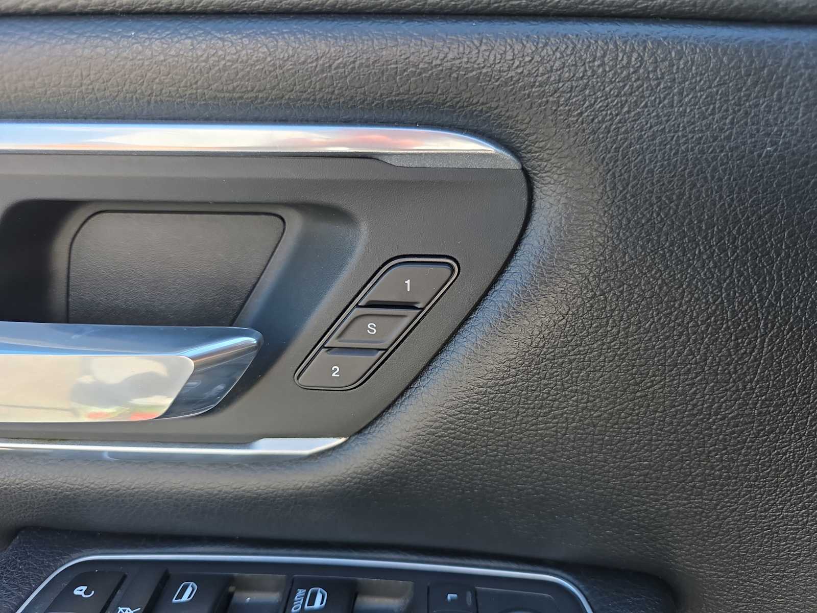 2020 Ram 1500 Laramie photo 28